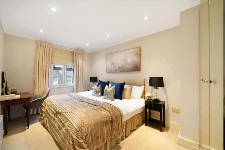 A Mayfair pad