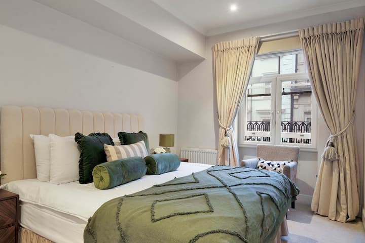 A Mayfair pad