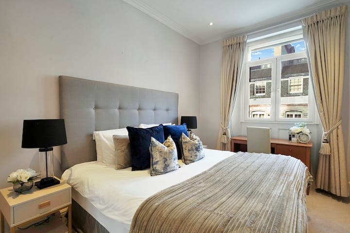 A Mayfair pad