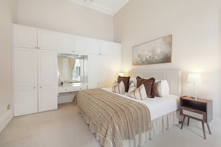A Mayfair pad