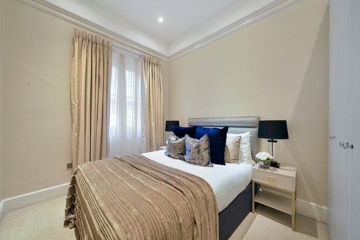 A Mayfair pad