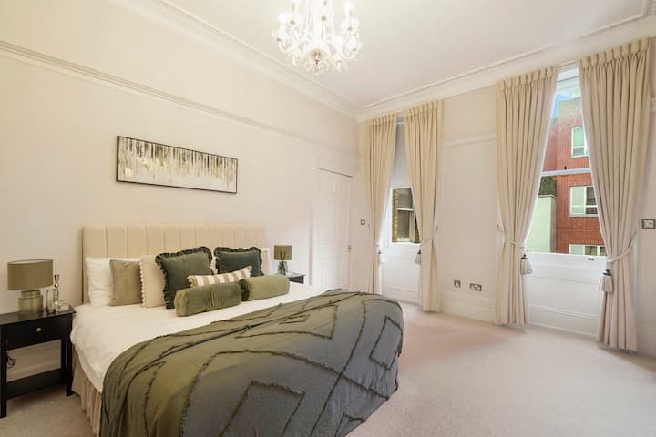 A Mayfair pad