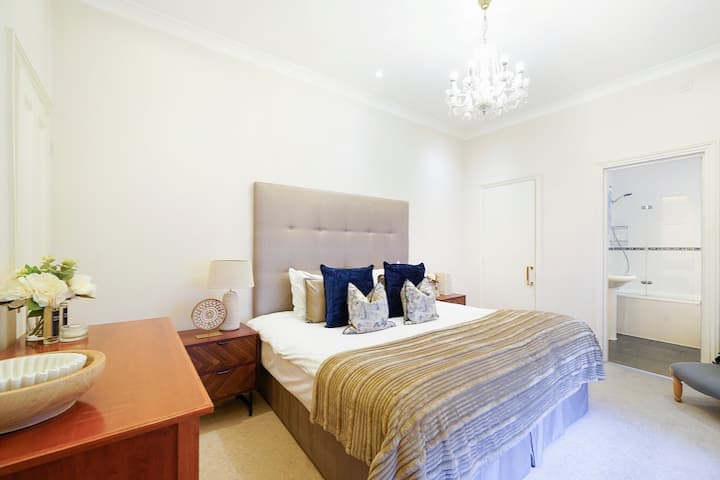 A Mayfair pad