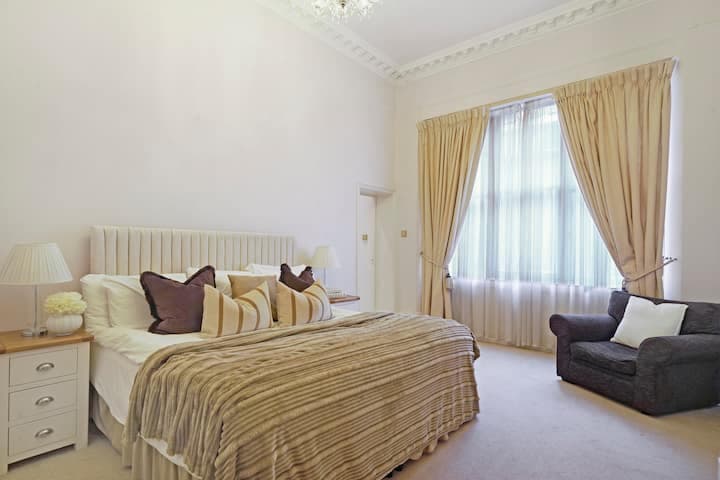 A Mayfair pad