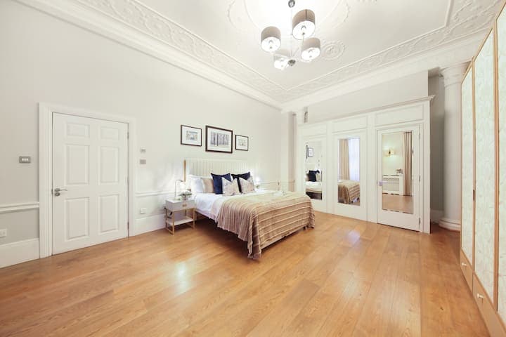 A Mayfair pad