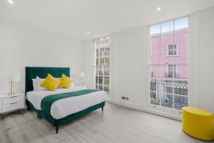 A Knightsbridge pad — view 2